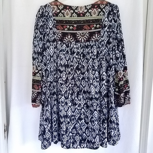 Entro Ikat Print Tunic Top - Picture 2 of 6